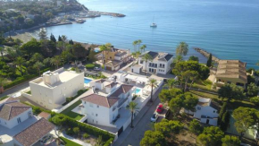 Luxury Seaside Villa with private pool in Cabo Roig